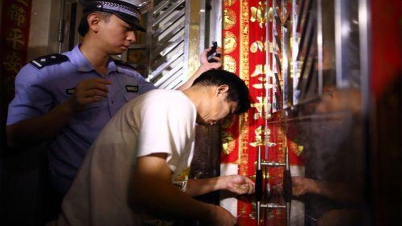 南昌请开锁师傅开了锁后，师傅